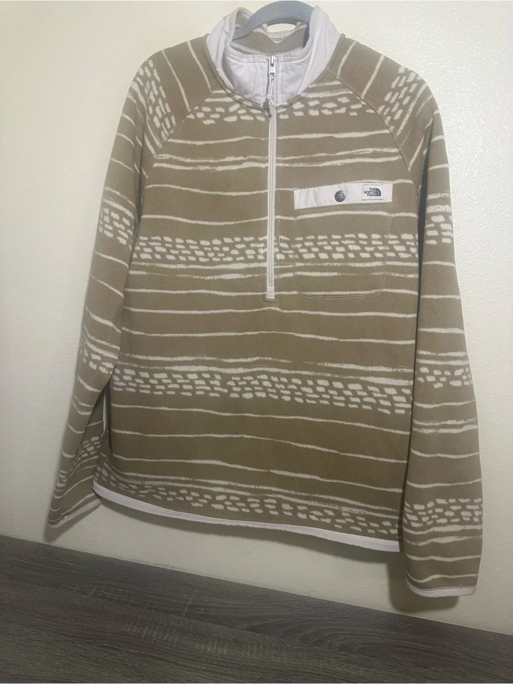The North Face Men’s Beige Patterned Quarter-Zip Sweater, size L